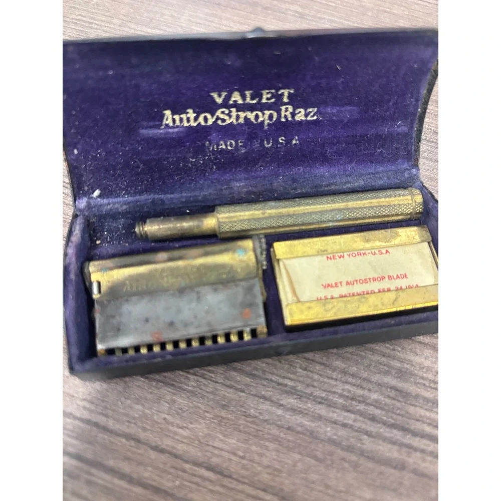 Vintage Valet AutoStrop Safety Razor Gold Tone Shaving Kit with Original Case